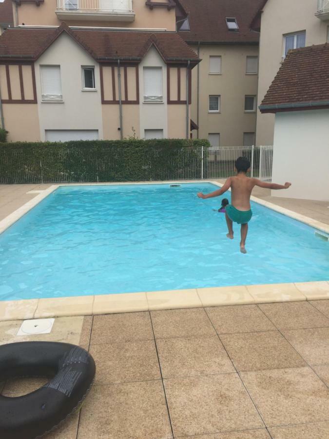 Appart Residence Proche Plage Avec Piscine Et Parking Couvert Prive Мервиль-Франсвиль Экстерьер фото